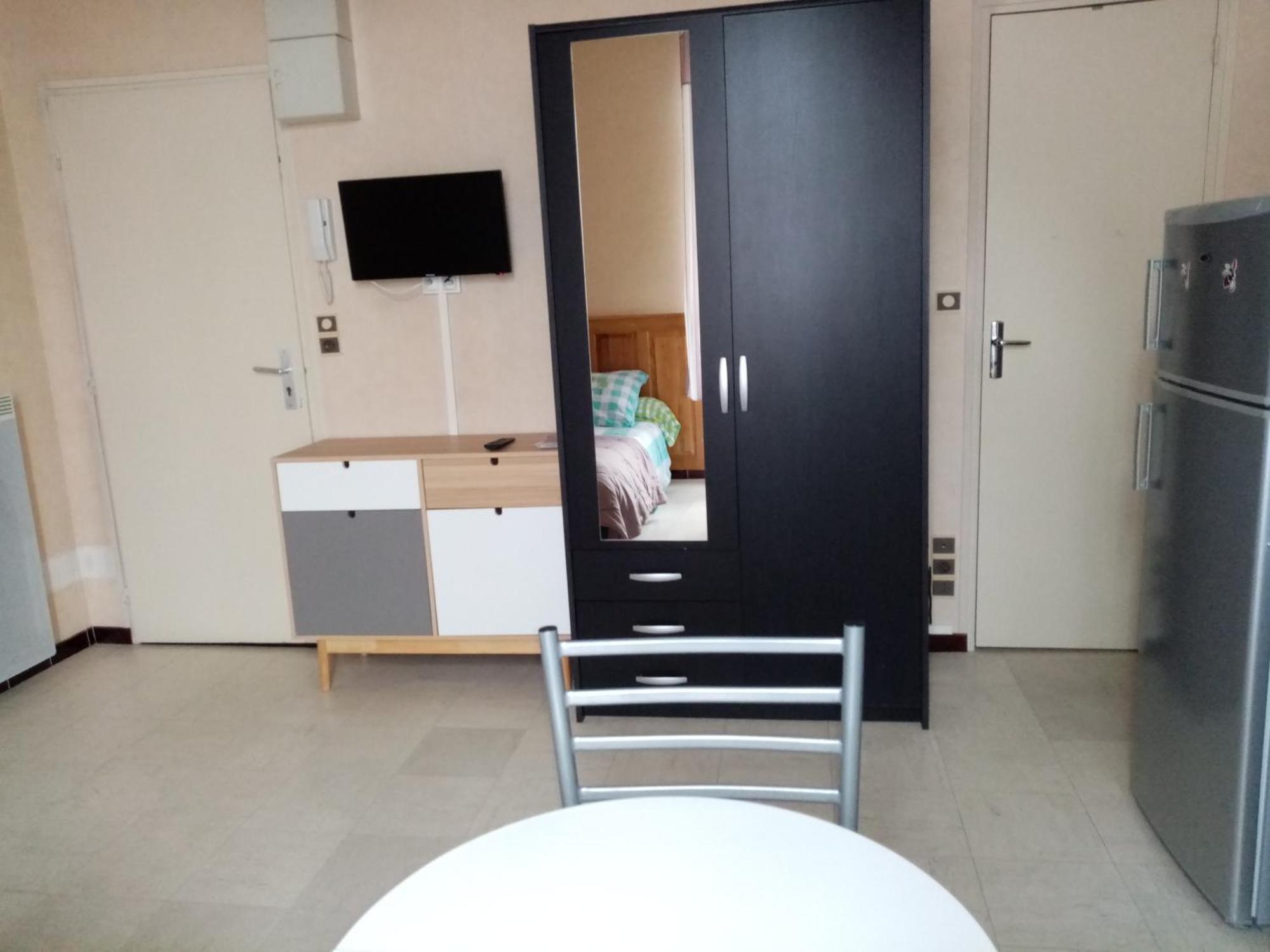Studio Danton Троа Екстериор снимка